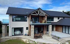 Secluded Coastal Comfort